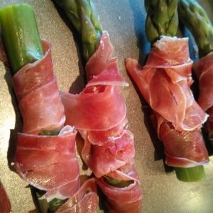 asparagus and proscuitto
